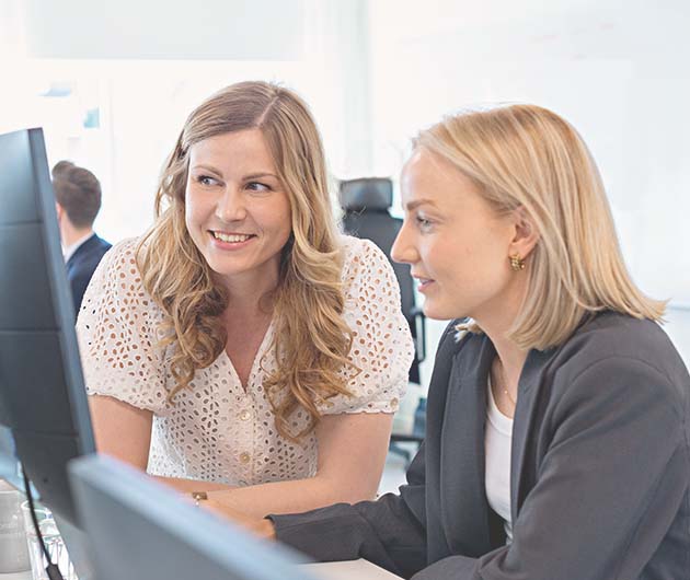 Clara Wenäll och Moa Josefsson, managementkonsulter på EFFSO