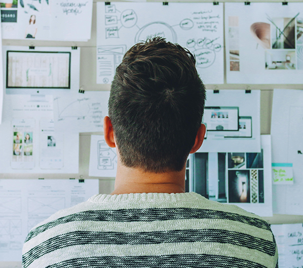 Man som planerar verksamheten